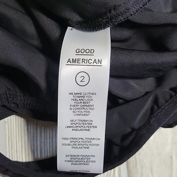 Good American Black Velvet V Neck Bodysuit Top Womens Size 2 Medium NWT - Picture 11 of 11